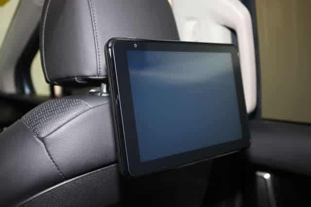 Thumbnail: 2022 Kia Carnival - 24