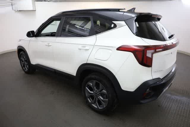 Thumbnail: 2024 Kia Seltos - 4