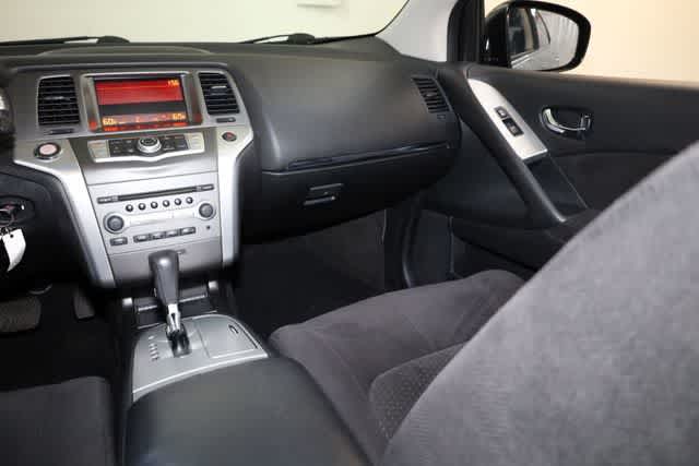 Thumbnail: 2011 Nissan Murano - 21
