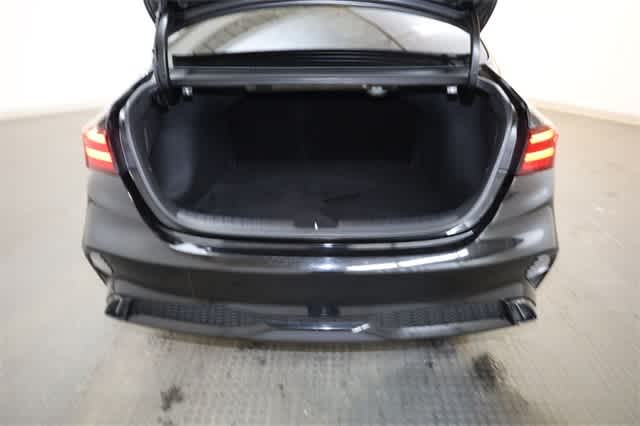 Thumbnail: 2023 Kia Forte - 34