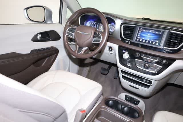 Thumbnail: 2019 Chrysler Pacifica - 22
