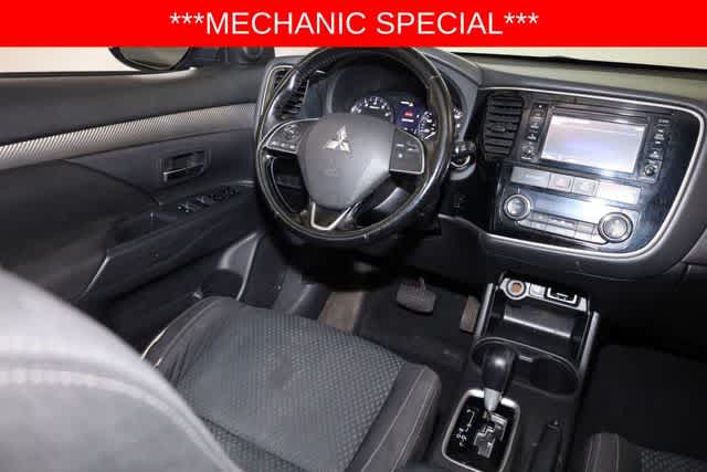 Thumbnail: 2016 Mitsubishi Outlander - 20