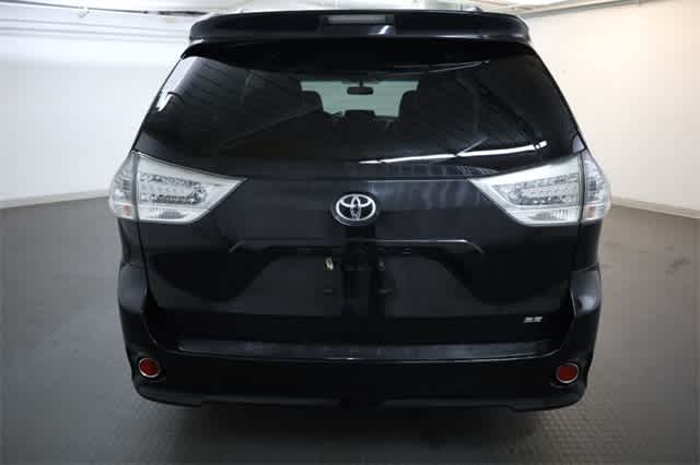 Thumbnail: 2014 Toyota Sienna - 6