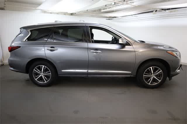 Thumbnail: 2017 INFINITI QX60 - 9