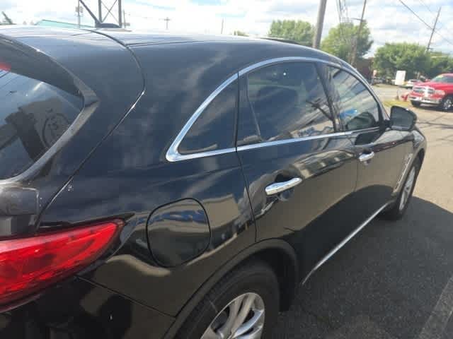 Thumbnail: 2017 INFINITI QX70 - 12
