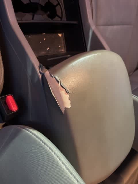 Thumbnail: 2011 Honda Pilot - 5