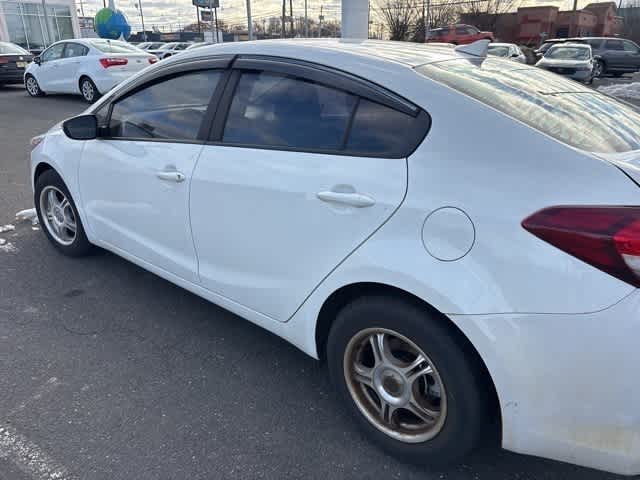 Thumbnail: 2018 Kia Forte - 5