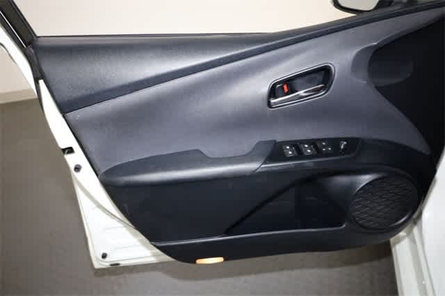 Thumbnail: 2016 Toyota Prius - 13