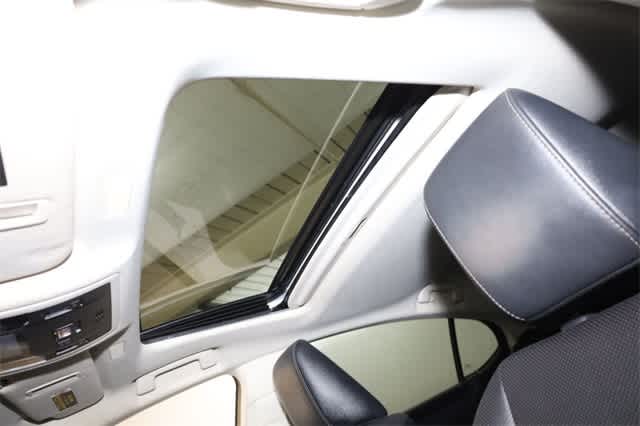 Thumbnail: 2020 Lexus ES - 26