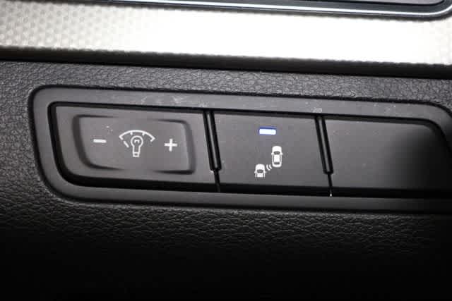 Thumbnail: 2015 Hyundai Sonata - 19
