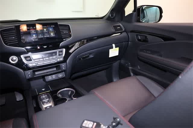 Thumbnail: 2025 Honda Passport - 18