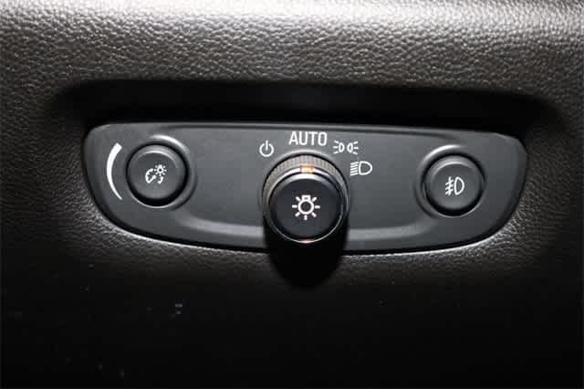 Thumbnail: 2020 Chevrolet Traverse - 26