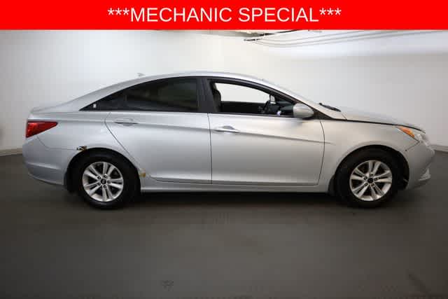 Thumbnail: 2013 Hyundai Sonata - 9