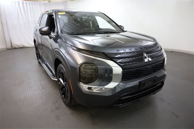 Thumbnail: 2024 Mitsubishi Outlander - 11