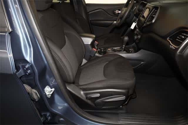 Thumbnail: 2020 Jeep Cherokee - 20