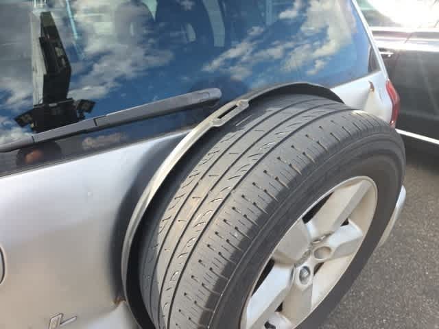 2005 Toyota RAV4 Base 26