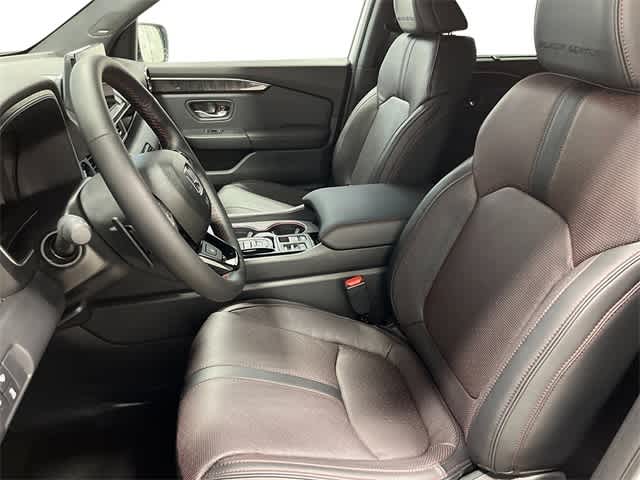2025 Honda Pilot Black Edition 10