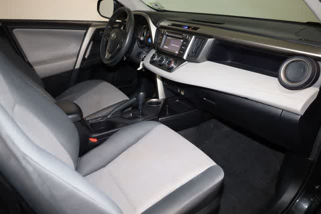 Thumbnail: 2015 Toyota RAV4 - 30