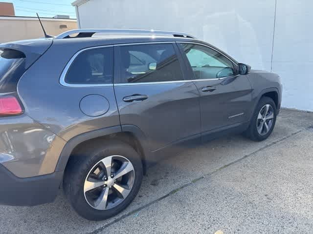 Thumbnail: 2019 Jeep Cherokee - 14