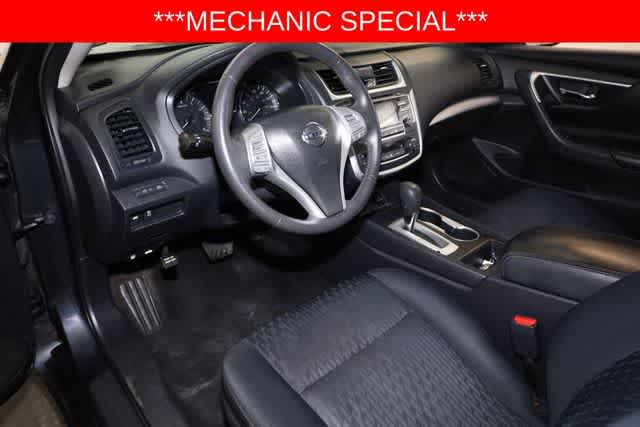 Thumbnail: 2017 Nissan Altima - 14