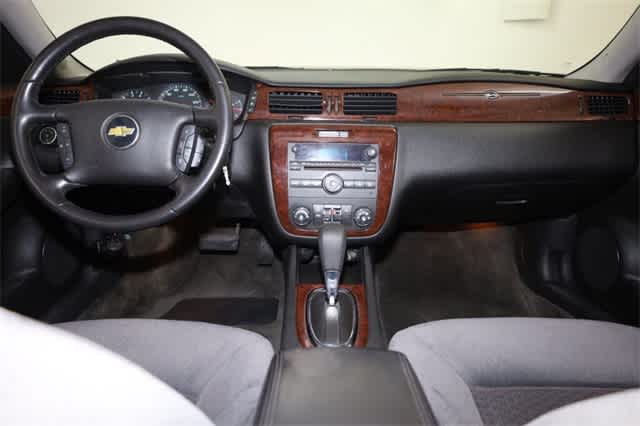 Thumbnail: 2011 Chevrolet Impala - 17