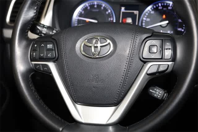 Thumbnail: 2019 Toyota Highlander - 36