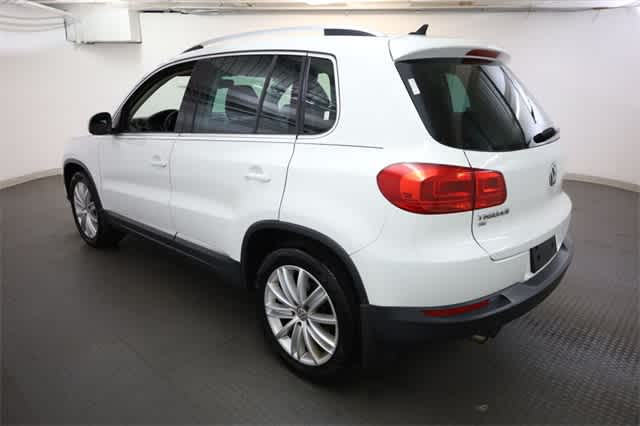 Thumbnail: 2016 Volkswagen Tiguan - 4