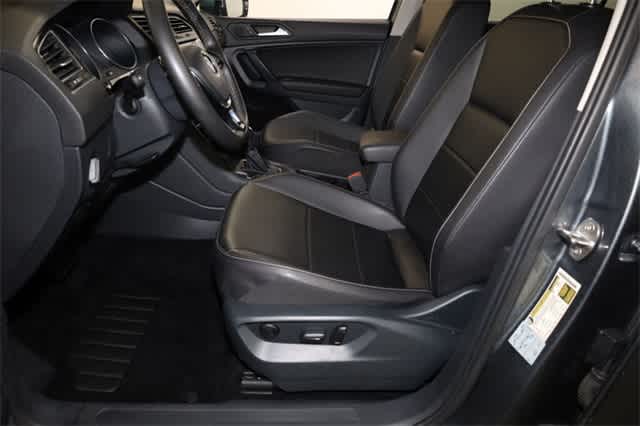 Thumbnail: 2021 Volkswagen Tiguan - 15