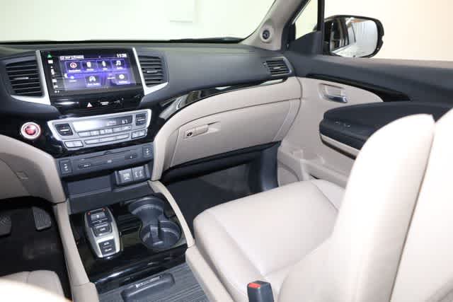 Thumbnail: 2016 Honda Pilot - 25