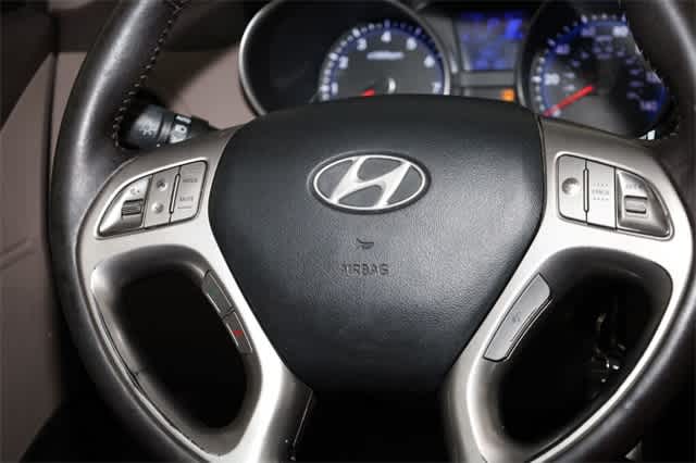 Thumbnail: 2011 Hyundai Tucson - 30