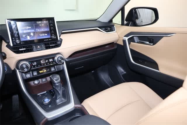 Thumbnail: 2019 Toyota RAV4 - 18