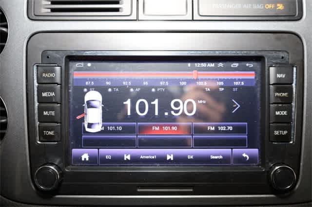 Thumbnail: 2012 Volkswagen Tiguan - 27