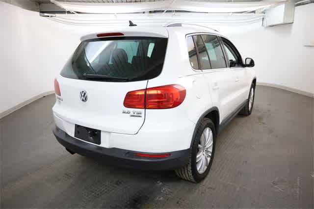 Thumbnail: 2012 Volkswagen Tiguan - 7