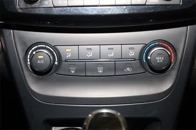 2017 Nissan Sentra SV 28