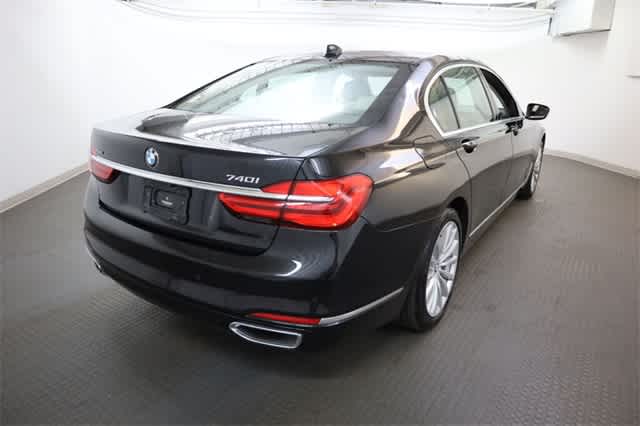 Thumbnail: 2018 BMW 7 Series - 7