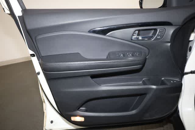 Thumbnail: 2016 Honda Pilot - 13