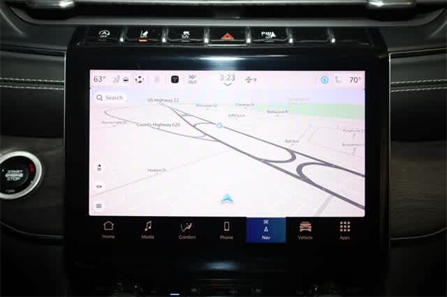2022 Jeep Grand Cherokee Overland 29