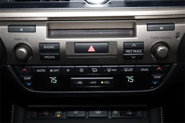 Thumbnail: 2016 Lexus ES - 33