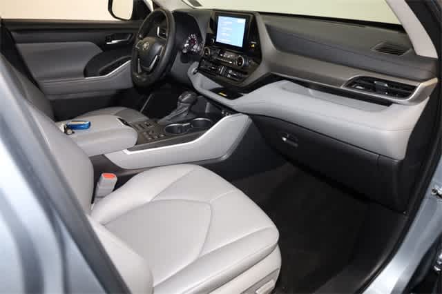 Thumbnail: 2023 Toyota Highlander - 19