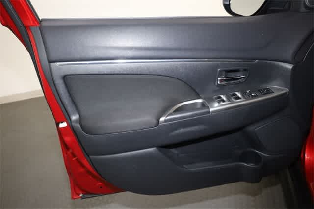 Thumbnail: 2019 Mitsubishi Outlander Sport - 13