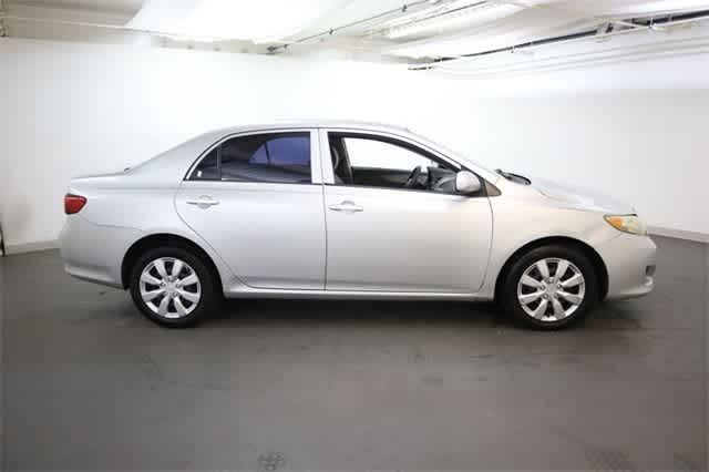 Thumbnail: 2010 Toyota Corolla - 9