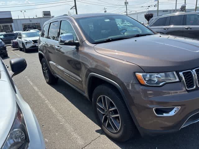 Thumbnail: 2019 Jeep Grand Cherokee - 17