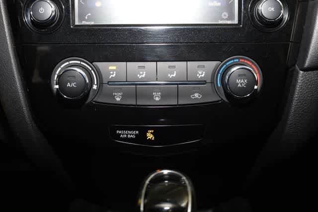 Thumbnail: 2019 Nissan Rogue - 30