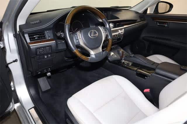 Thumbnail: 2014 Lexus ES - 14