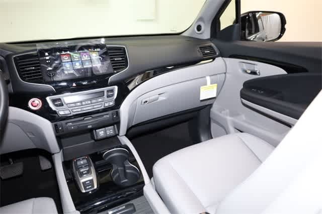 Thumbnail: 2022 Honda Pilot - 18