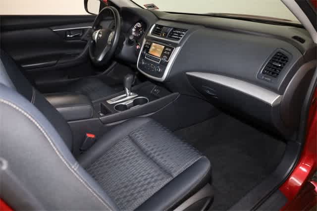 Thumbnail: 2016 Nissan Altima - 19