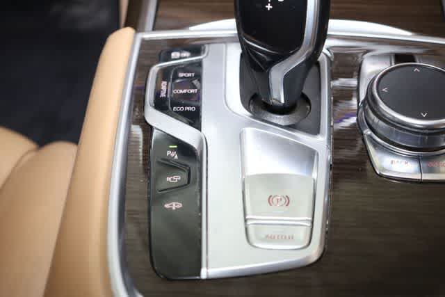 Thumbnail: 2016 BMW 7 Series - 34