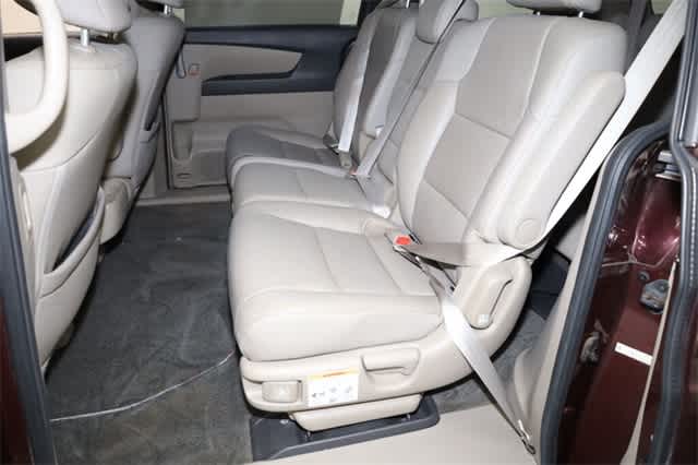 Thumbnail: 2013 Honda Odyssey - 21
