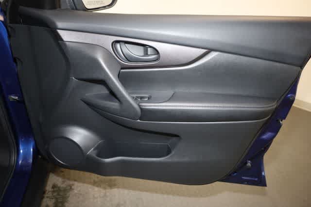 Thumbnail: 2019 Nissan Rogue - 22