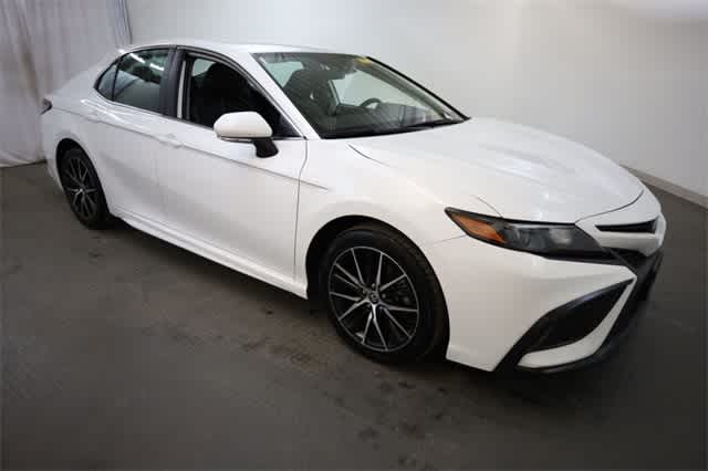 Thumbnail: 2023 Toyota Camry - 10